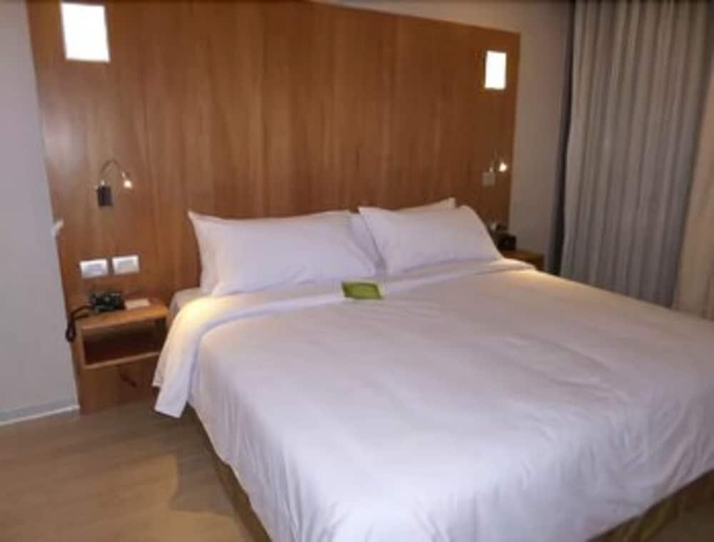 Ramada Encore By Wyndham Lima San Isidro Exterior photo