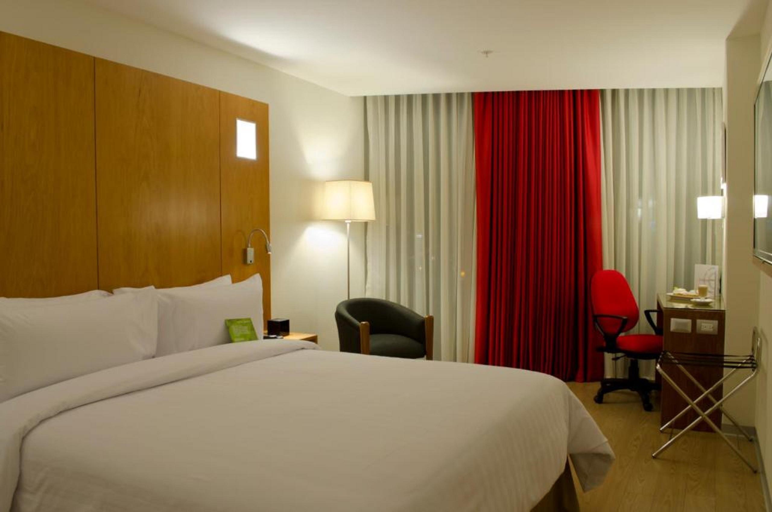 Ramada Encore By Wyndham Lima San Isidro Exterior photo