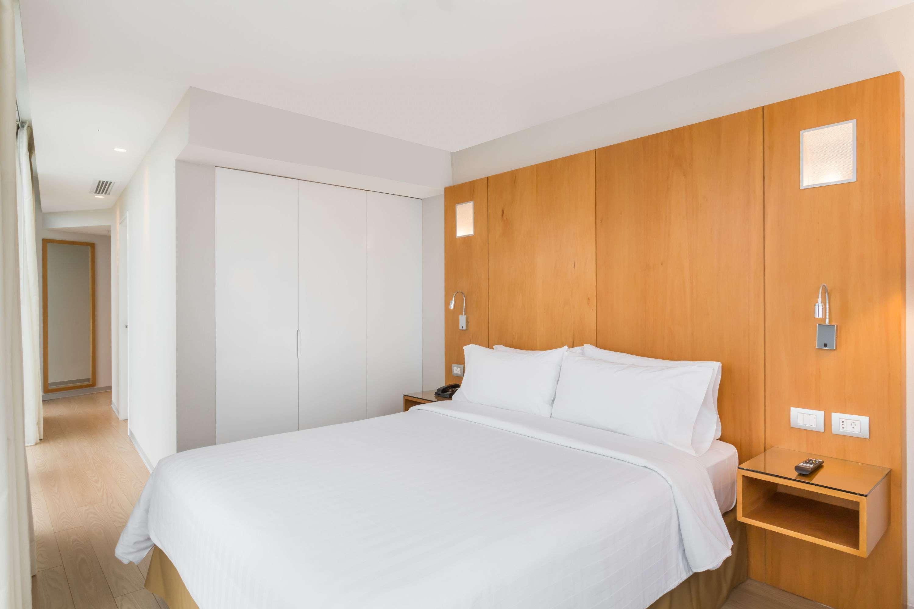 Ramada Encore By Wyndham Lima San Isidro Exterior photo