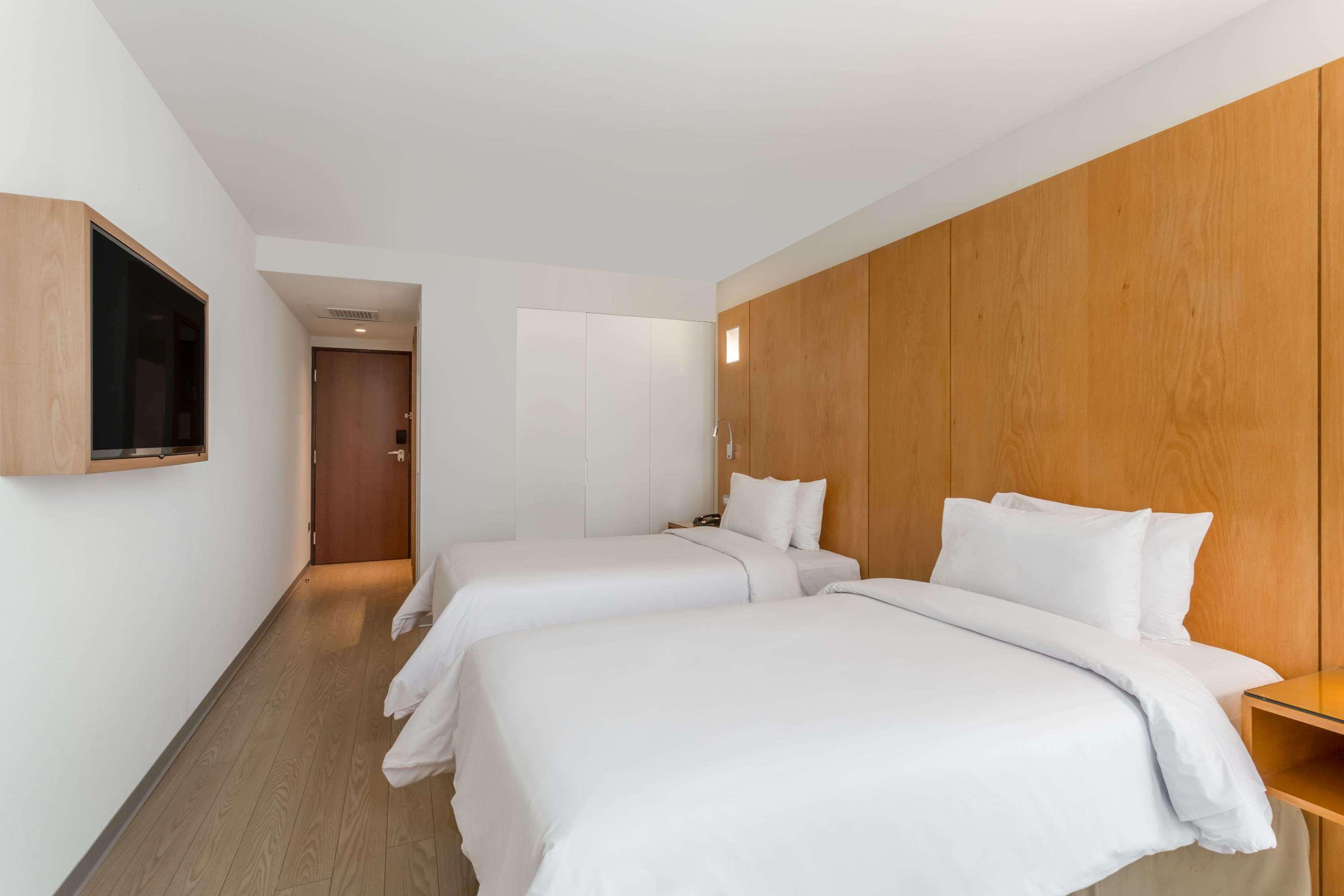 Ramada Encore By Wyndham Lima San Isidro Exterior photo