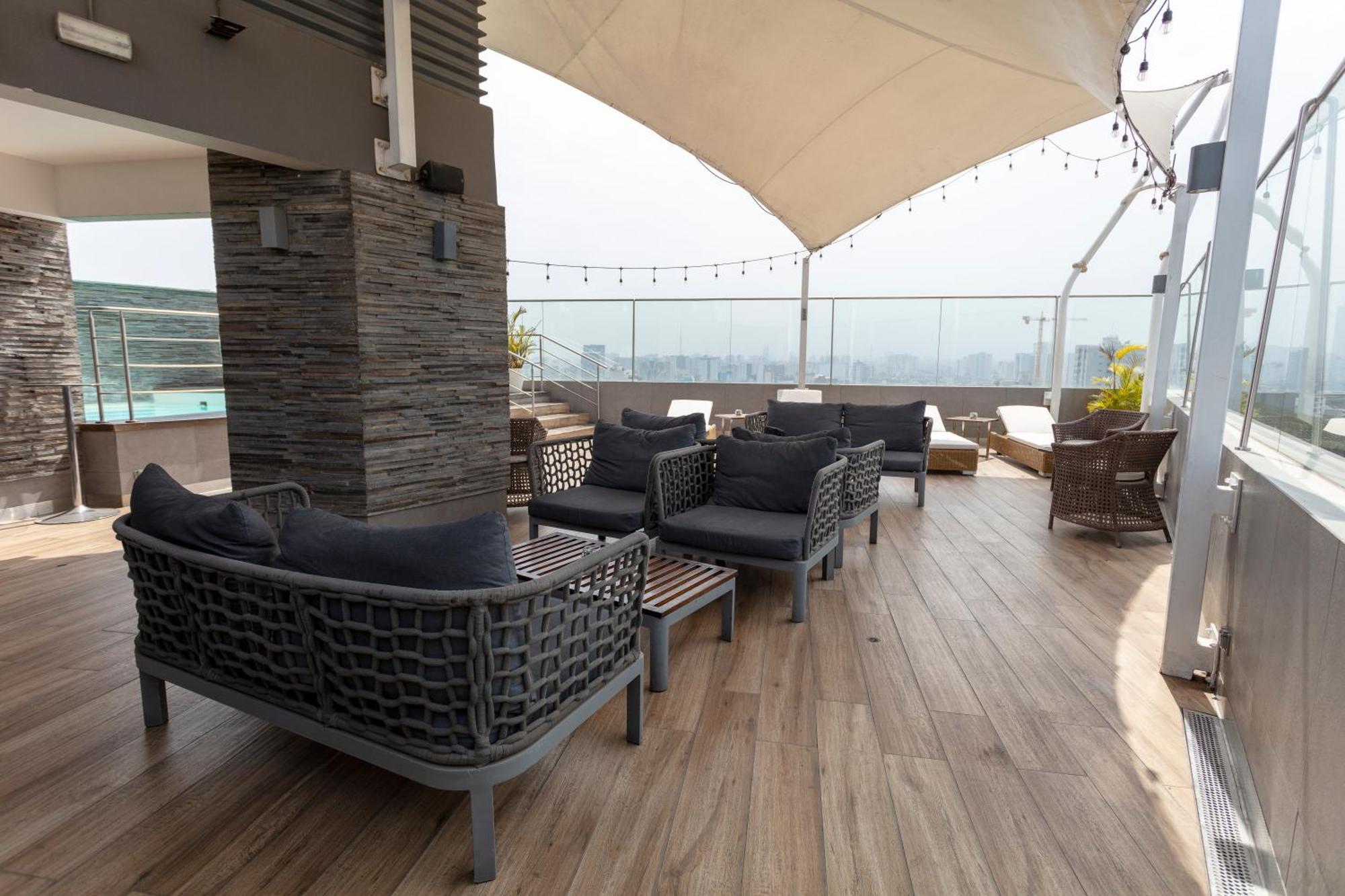 Ramada Encore By Wyndham Lima San Isidro Exterior photo